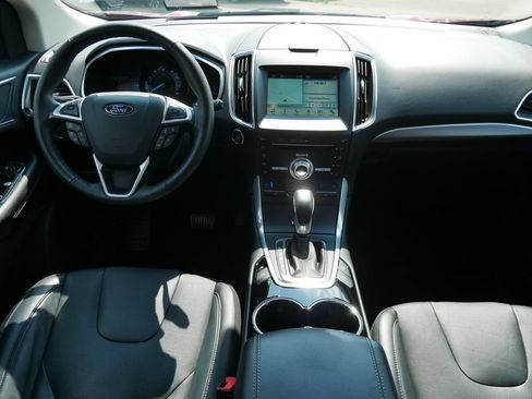 Used 2018 Ford Edge Titanium w/ Equipment Group 302A AWD/4WD image 14
