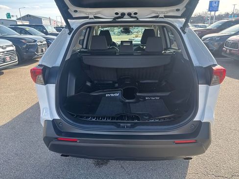 Used 2019 Toyota RAV4 XLE image 7