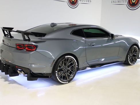 Used 2022 Chevrolet Camaro ZL1 RWD image 9