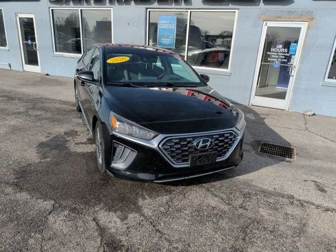 Used 2020 Hyundai Ioniq SEL image 3