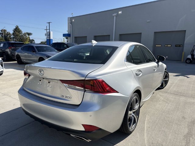 Used 2020 Lexus IS 300 w/ Premium Package RWD image 7