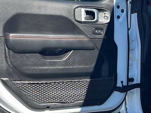 Certified 2022 Jeep Gladiator Mojave w/ Cold Weather Group image 23