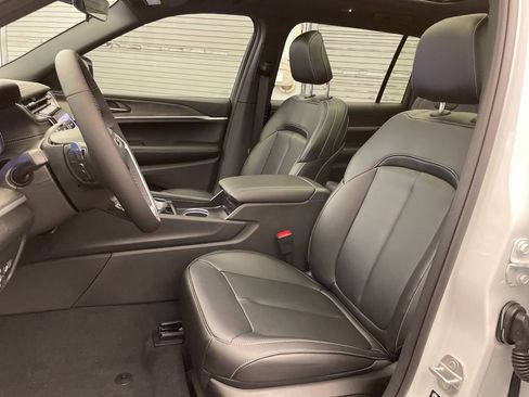 New 2025 Jeep Grand Cherokee L Limited w/ Black Appearance Package RWD image 14