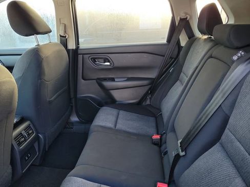 Used 2024 Nissan Rogue SV image 31