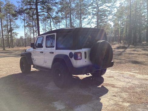 Used 2018 Jeep Wrangler Unlimited Sport S image 3