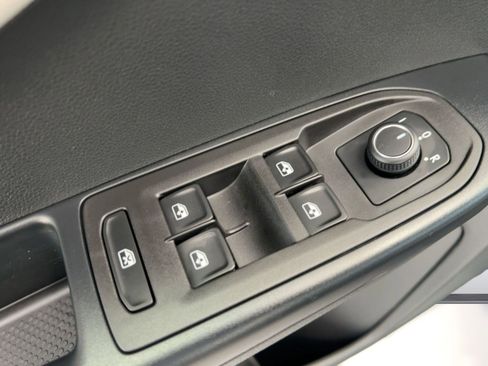 New 2026 Volkswagen Taos S image 13