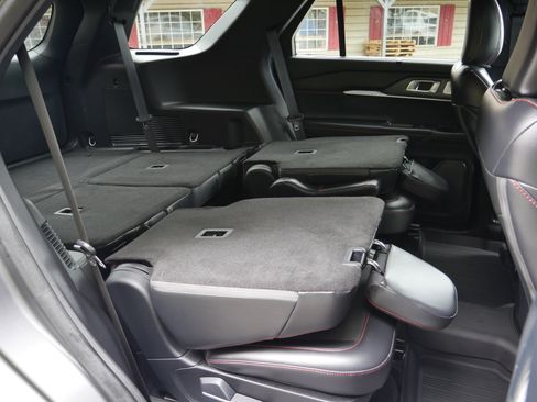 Certified 2025 Ford Explorer ST AWD/4WD image 35