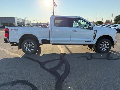Used 2023 Ford F350 Lariat w/ Lariat Ultimate Package AWD/4WD image 11