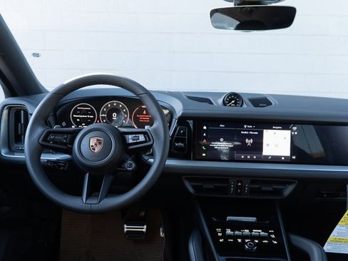 New 2026 Porsche Cayenne S image 22