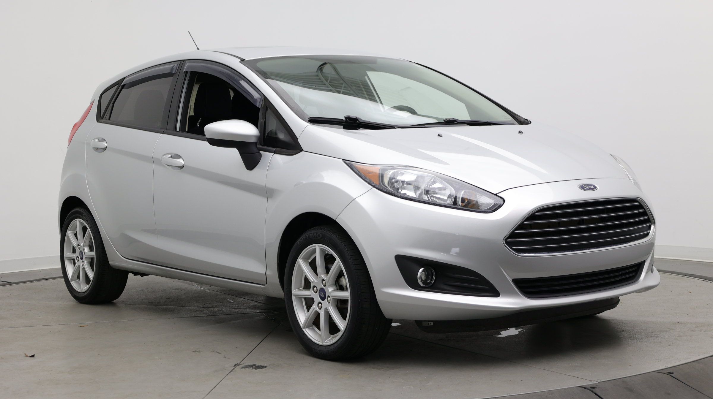 Used 2019 Ford Fiesta SE w/ Equipment Group 201A FWD image 3