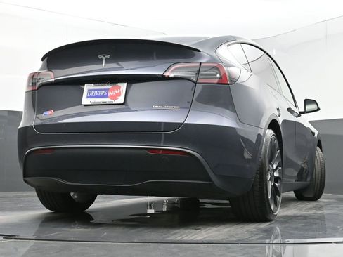 Used 2022 Tesla Model Y Performance AWD/4WD image 26