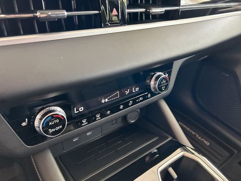 Used 2026 Mitsubishi Outlander SE image 43