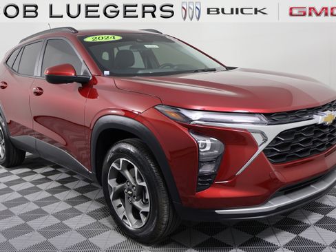 Certified 2024 Chevrolet Trax LT w/ LT Convenience Package image 1