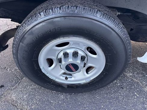 Used 2019 GMC Savana 2500 w/ Driver Convenience Package image 13