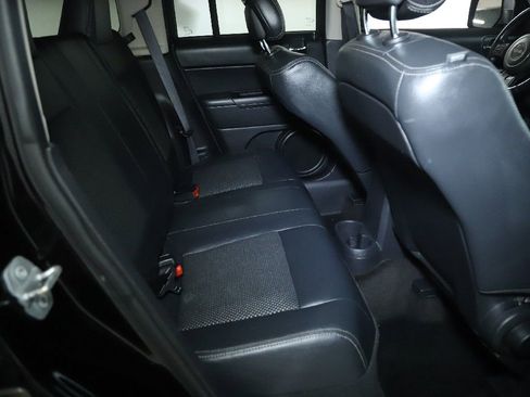Used 2016 Jeep Patriot Sport w/ Power Value Group AWD/4WD image 29