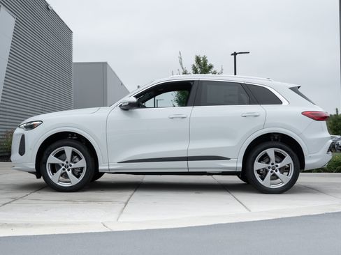 New 2025 Audi Q5 Premium Plus image 6