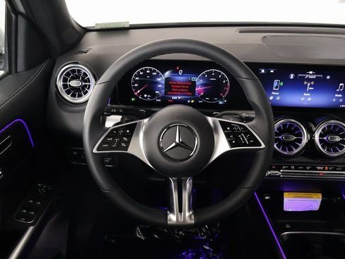 New 2026 Mercedes-Benz GLB 250 image 3