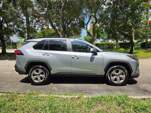 Used 2025 Toyota RAV4 XLE FWD image 8