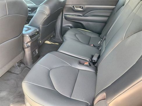 New 2026 Toyota Grand Highlander XLE image 17