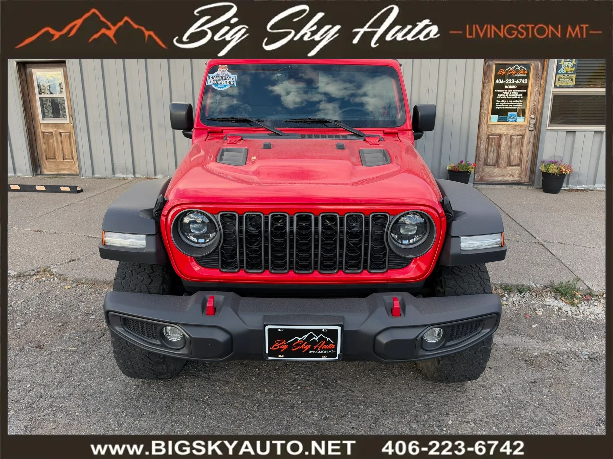 Used 2024 Jeep Wrangler Unlimited Rubicon AWD/4WD image 2