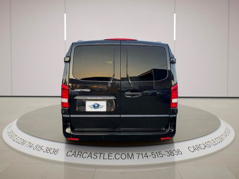 Used 2016 Mercedes-Benz Metris Passenger image 4