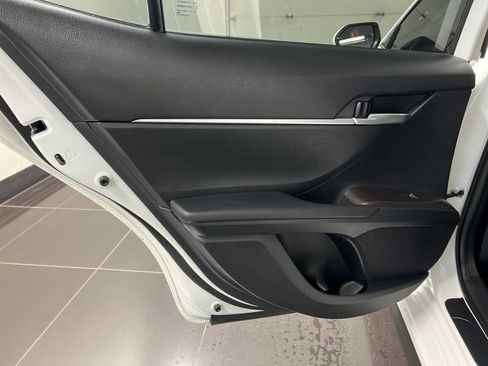 Used 2023 Toyota Camry SE w/ Blackout Package (TMS) image 32