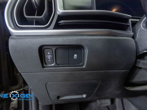 Used 2024 Kia Sorento S AWD/4WD image 13