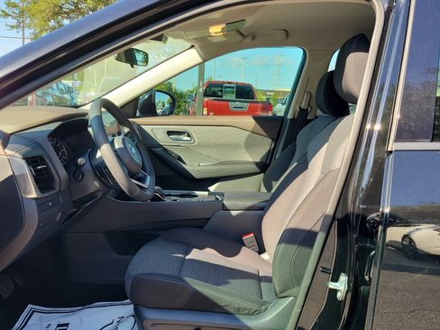 Used 2021 Nissan Rogue SV FWD image 18