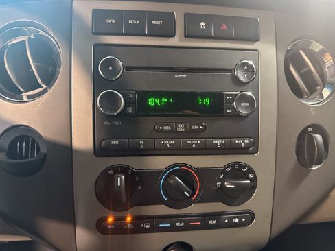 Used 2011 Ford Expedition XLT image 25