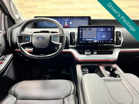 Used 2025 Ford Expedition Platinum w/ Driver's Package AWD/4WD image 2