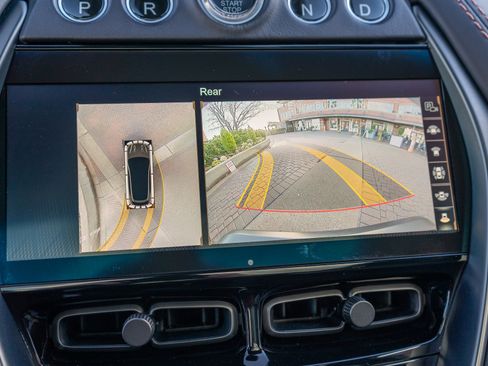 Used 2022 Aston Martin DBX image 27