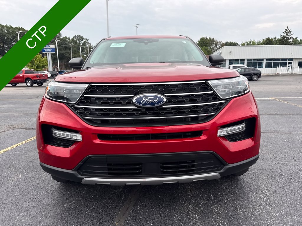 Used 2024 Ford Explorer XLT w/ Equipment Group 202A AWD/4WD image 3