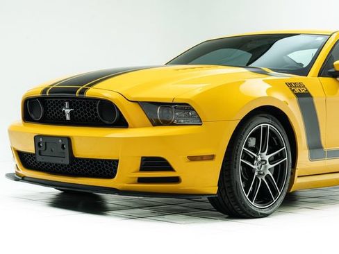 Used 2013 Ford Mustang Boss 302 w/ Boss 302 Accessory Pkg RWD image 10