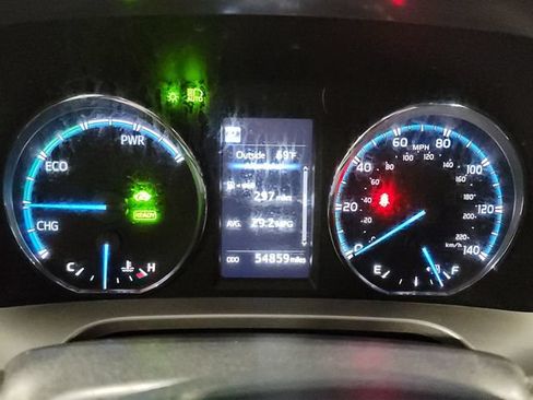 Used 2018 Toyota RAV4 XLE AWD/4WD image 25