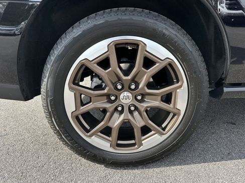 Used 2025 Ford Expedition King Ranch AWD/4WD image 18