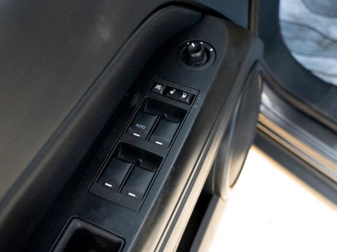 Used 2017 Jeep Patriot High Altitude image 18