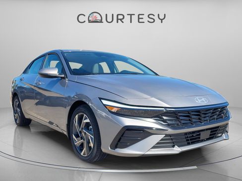 New 2026 Hyundai Elantra Limited image 5