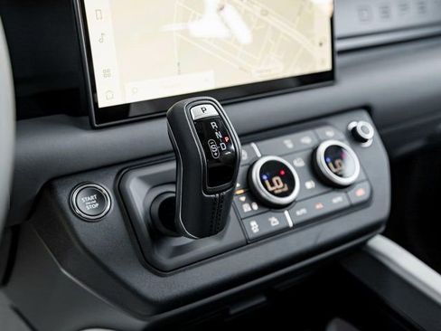 New 2025 Land Rover Defender 130 S image 19