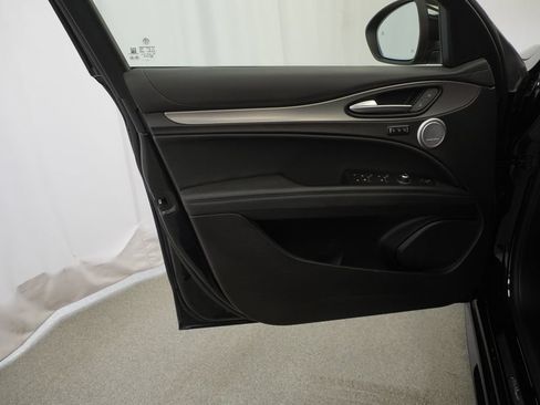 Used 2024 Alfa Romeo Stelvio Veloce AWD/4WD image 43