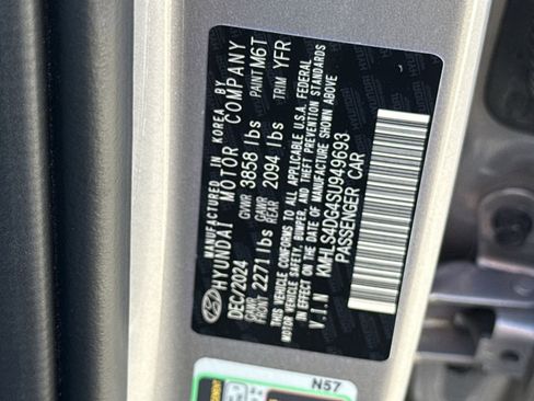 Used 2025 Hyundai Elantra SEL FWD image 29