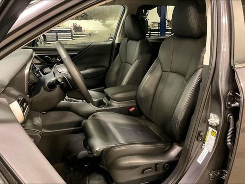 Used 2025 Subaru Outback Limited image 25
