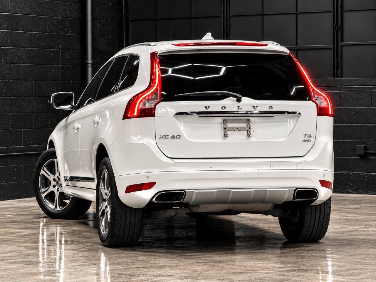 Used 2015 Volvo XC60 T6 AWD/4WD image 4