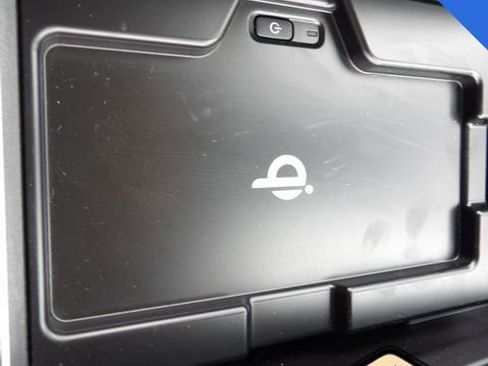 Used 2021 Toyota Highlander XLE AWD/4WD image 25