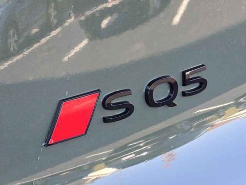 New 2025 Audi SQ5 Prestige image 24