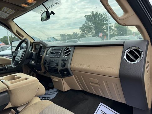 Used 2011 Ford F250 XLT w/ XTR Plus Pkg RWD image 19