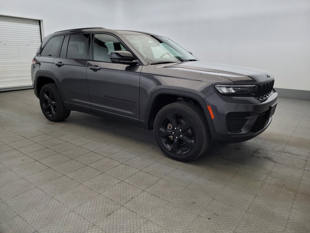Used 2023 Jeep Grand Cherokee Altitude AWD/4WD image 11