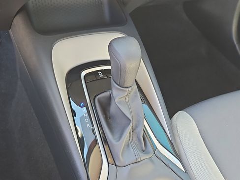 Used 2024 Toyota Corolla LE image 18