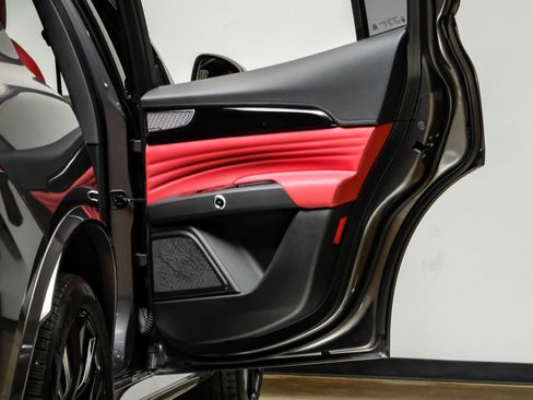 Used 2023 Maserati Grecale Modena image 49