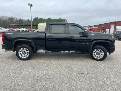 Used 2024 Chevrolet Silverado 2500 Custom w/ Custom Value Package image 10