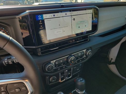 Used 2025 Jeep Wrangler Sahara w/ Safety Group image 21